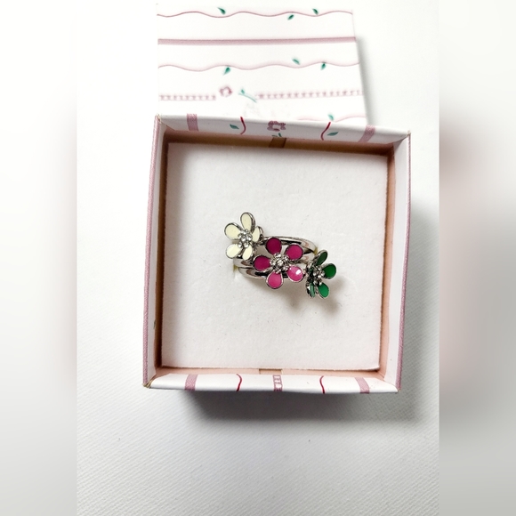 🕳️ Three Flower Ring - With Owl - Picture 7 of 14